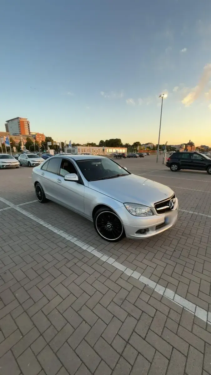 Gebraucht Mercedes C180 160 PS (117 kW) 2007 Silber Limousine