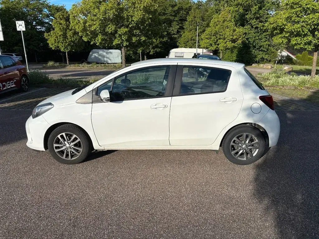 Gebraucht Toyota Yaris Comfort 99 PS (72 kW) 2016 Weiß Kleinwagen