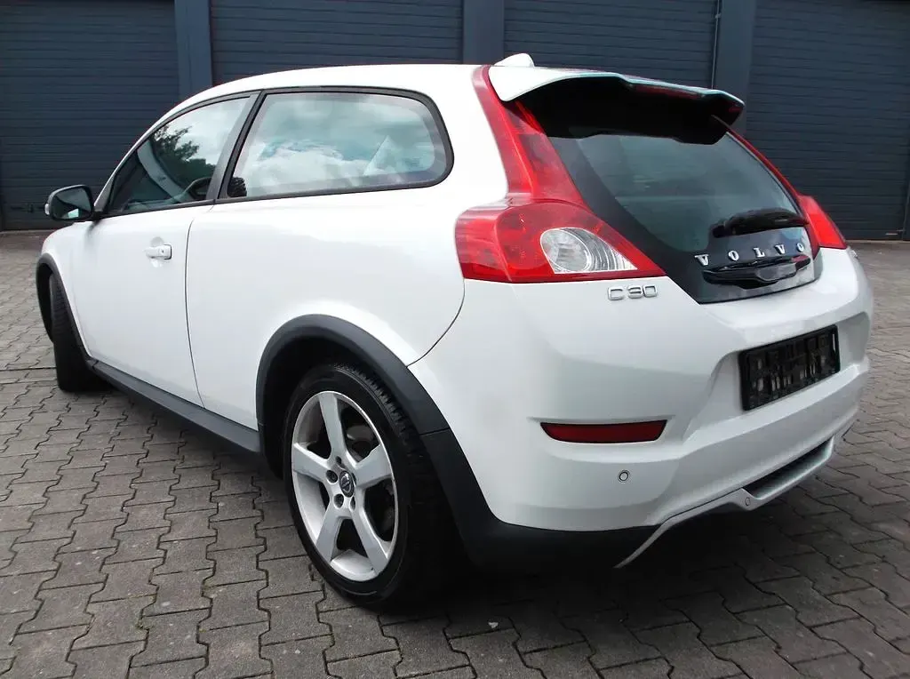 Gebraucht Volvo C30 114 PS (83 kW) 2012 Weiß Kleinwagen