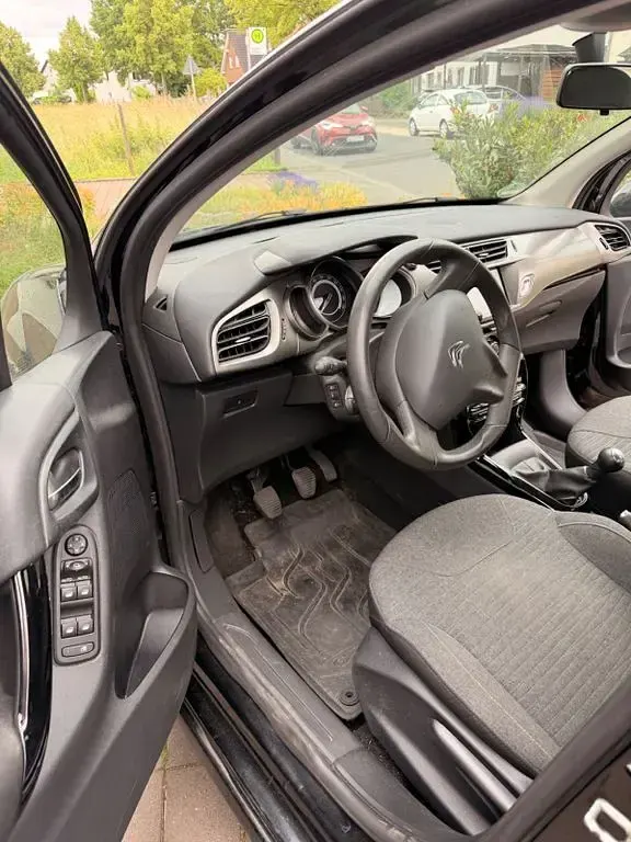 Gebraucht Citroën C3 Feel 68 PS (50 kW) 2016 Schwarz Limousine