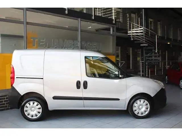 Gebraucht Opel Combo 105 PS (77 kW) 2014 Van / Kleinbus