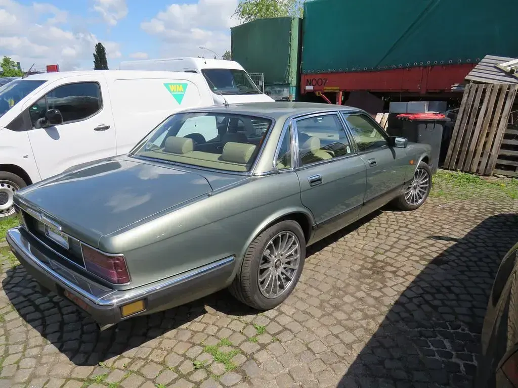Second-hand Jaguar XJ 200 CP (147 kW) 1992 Gri Berlinǎ