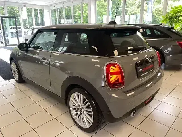 Gebraucht Mini Cooper 136 PS (100 kW) 2019 Grau Kleinwagen