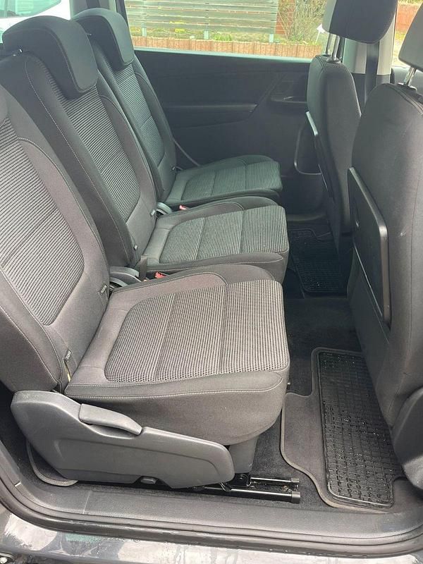 Gebraucht VW Sharan Comfortline 150 PS (110 kW) 2019 Grau Van / Kleinbus