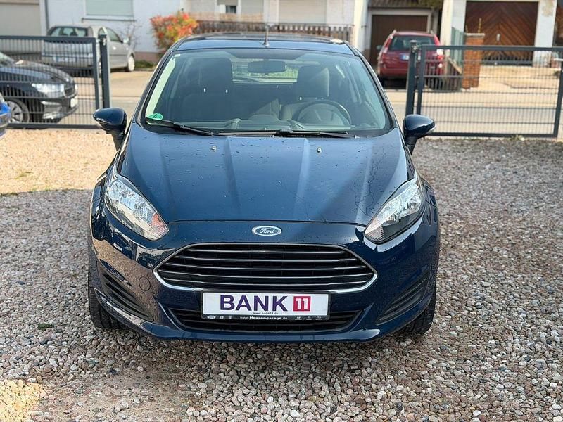 Gebraucht Ford Fiesta 60 PS (44 kW) 2013 Blau Kleinwagen