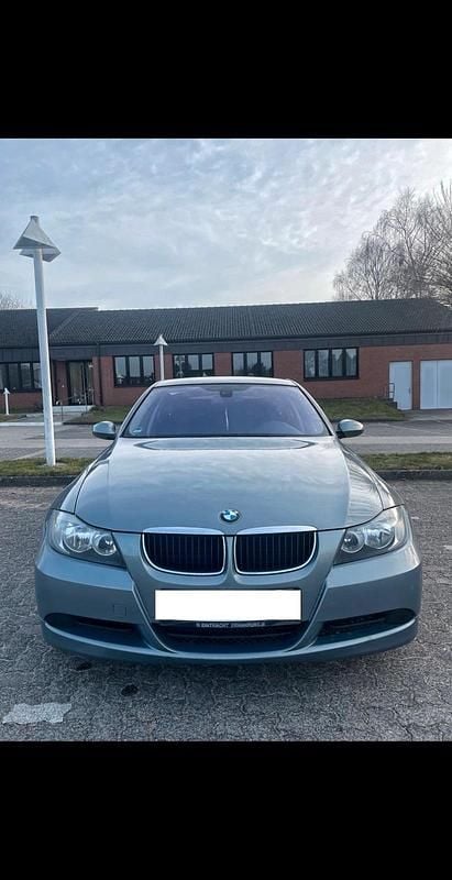 Gebraucht BMW 320 150 PS (110 kW) 2007 Grau Kombi