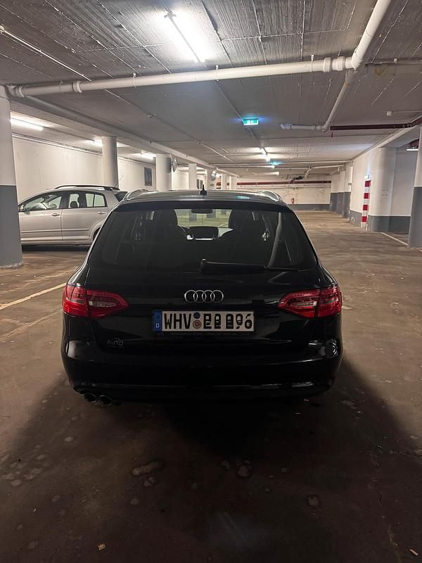 Gebraucht Audi A4 150 PS (110 kW) 2013 Schwarz Kombi