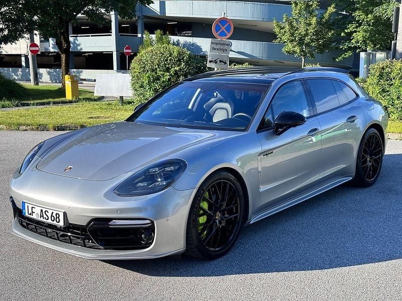 Silber Gebraucht 2018 Porsche Panamera Turbo S Limousine | 72.500 € (Fairer Preis) - Bild 1/4