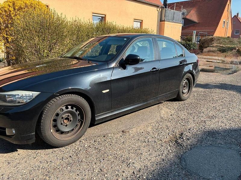 Gebraucht BMW 318 Performance 143 PS (105 kW) 2010 Schwarz Limousine