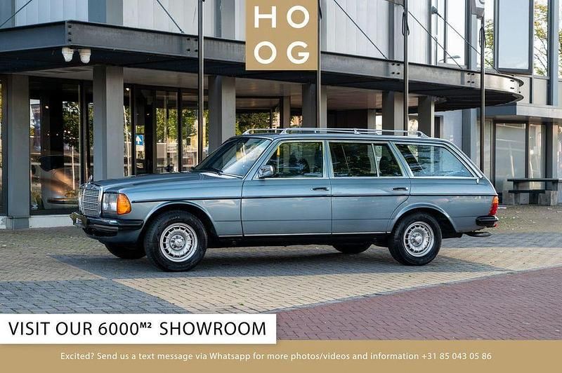 Gebraucht Mercedes E280 185 PS (136 kW) 1979 Blau Limousine