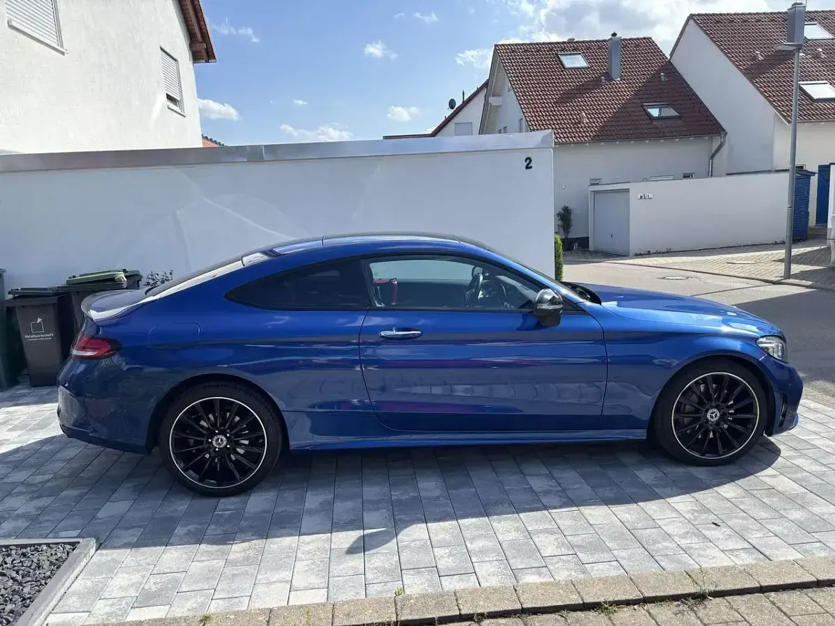 Gebraucht Mercedes C400 AMG line 333 PS (244 kW) 2022 Blau Coupé