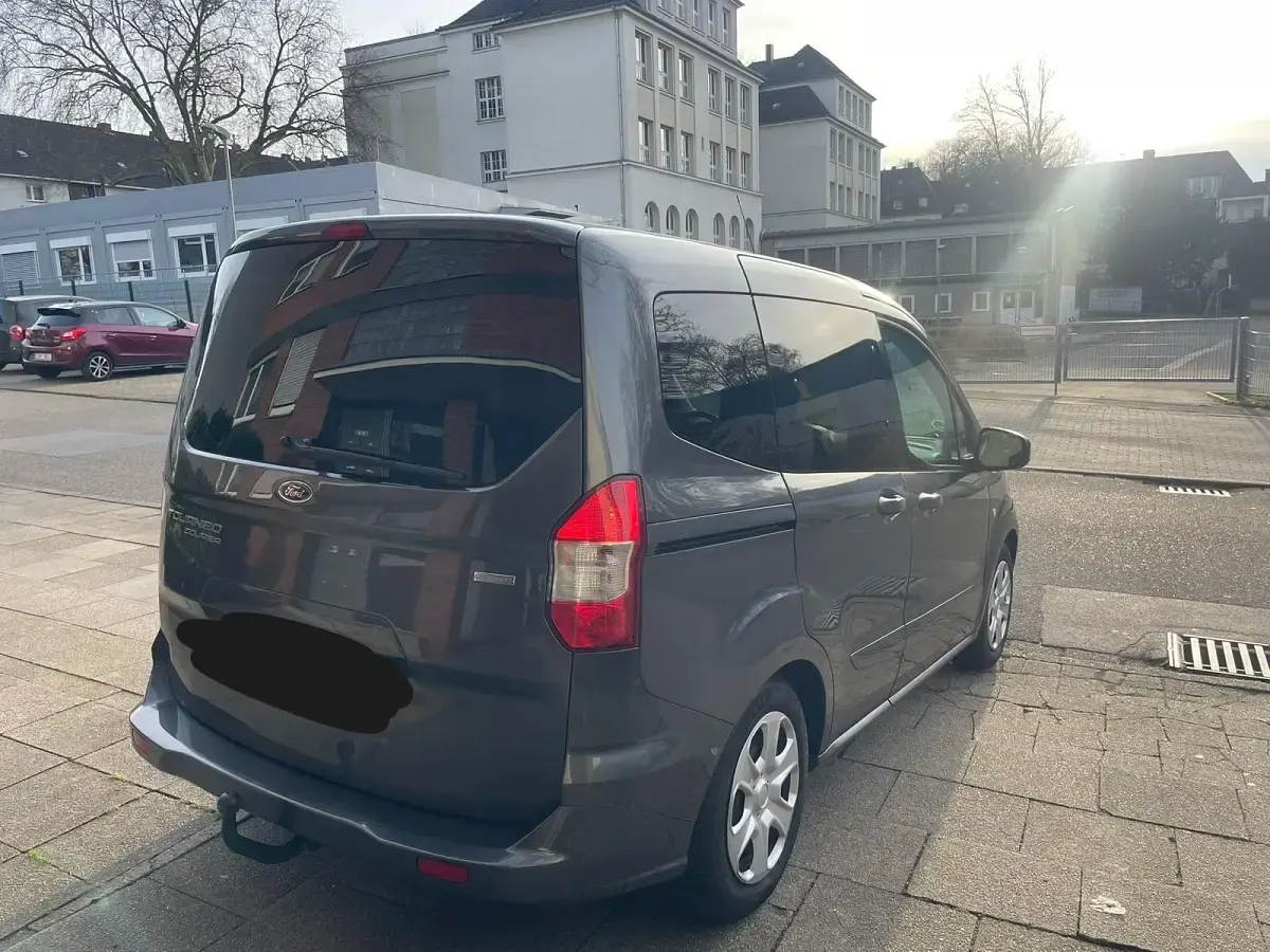 Gebraucht Ford Tourneo Courier 100 PS (73 kW) 2018 Grau Van / Kleinbus