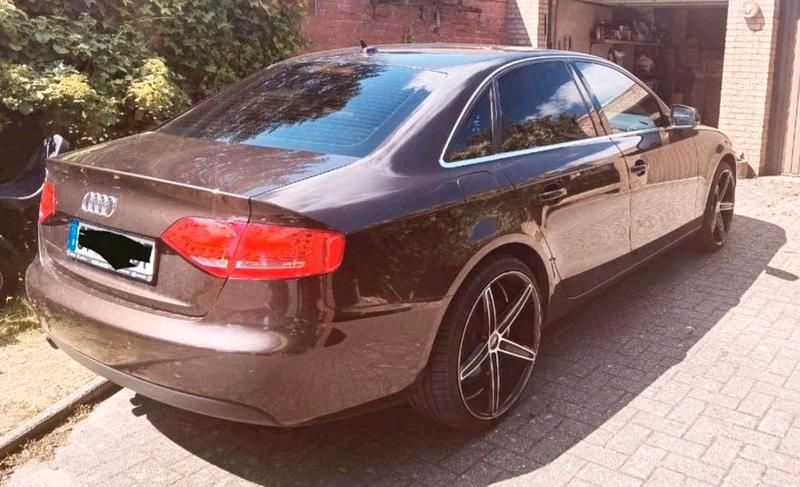 Gebraucht Audi A4 Ambiente 160 PS (117 kW) 2010 Braun Limousine