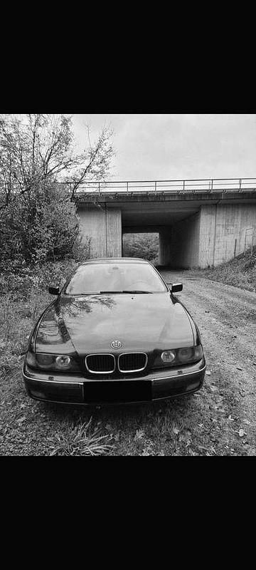 Schwarz Gebraucht 1998 BMW 523 Limousine | 2.999 € (Fairer Preis) - Bild 1/4