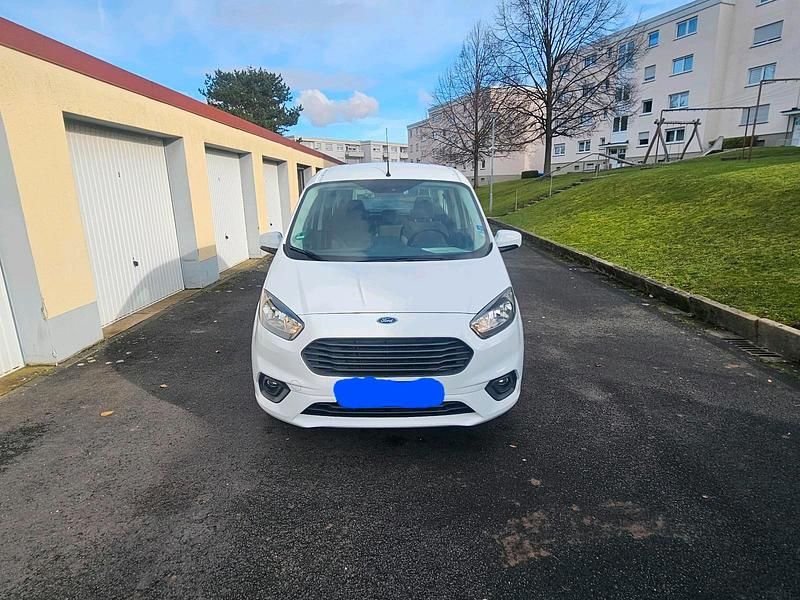 Weiß Gebraucht 2019 Ford Tourneo Courier Van / Kleinbus | 8.500 € (Guter Preis) - Bild 1/4