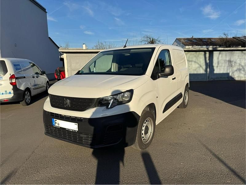 Weiß Gebraucht 2020 Peugeot Partner Van / Kleinbus | 8.950 € (Superpreis) - Bild 1/4