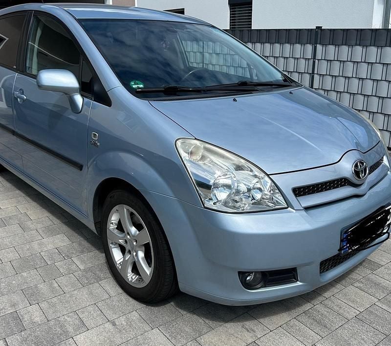 Blau Gebraucht 2005 Toyota Corolla Verso Van / Kleinbus | 2.590 € (Guter Preis) - Bild 1/4