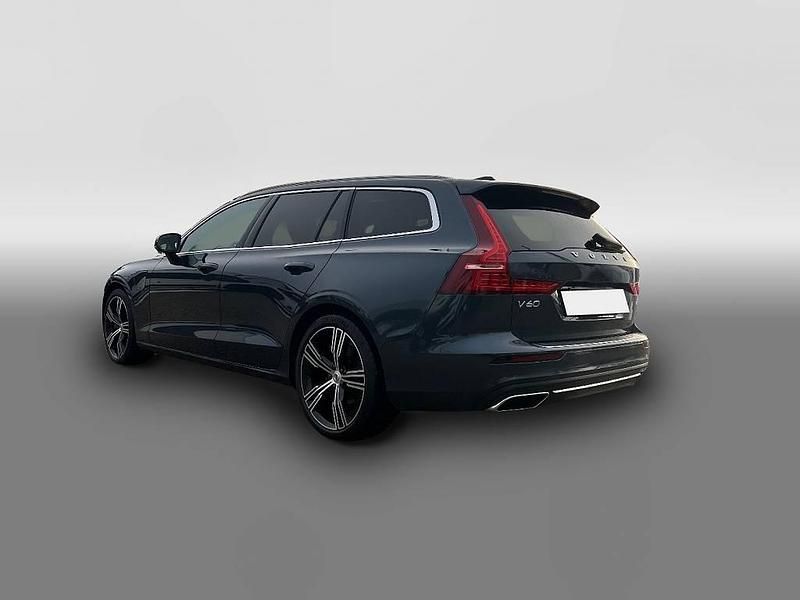 Gebraucht Volvo V60 Plus 455 PS (334 kW) 2022 Blau Kombi