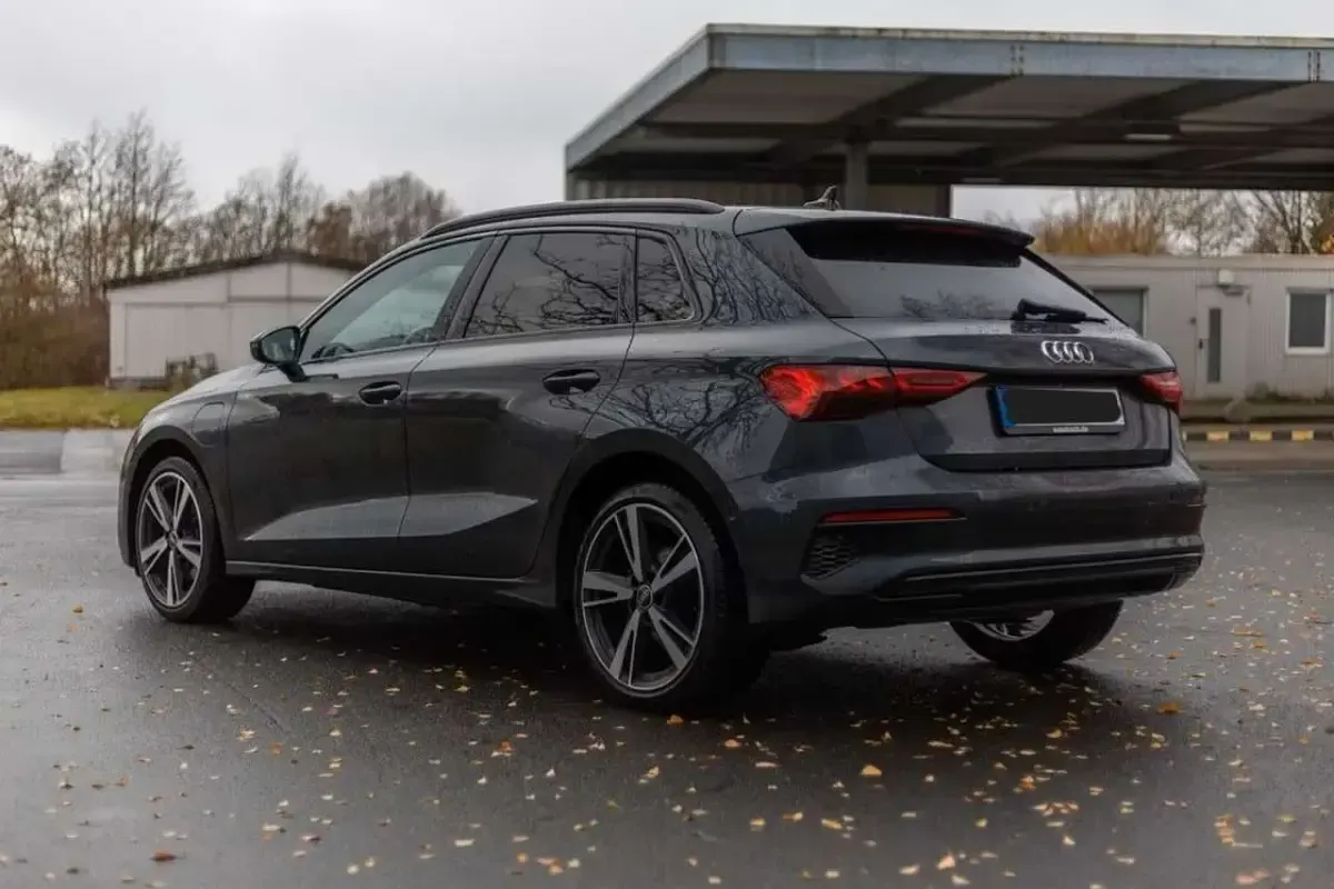 Gebraucht Audi A3 e-tron Advanced 150 PS (110 kW) 2021 Grau Kleinwagen