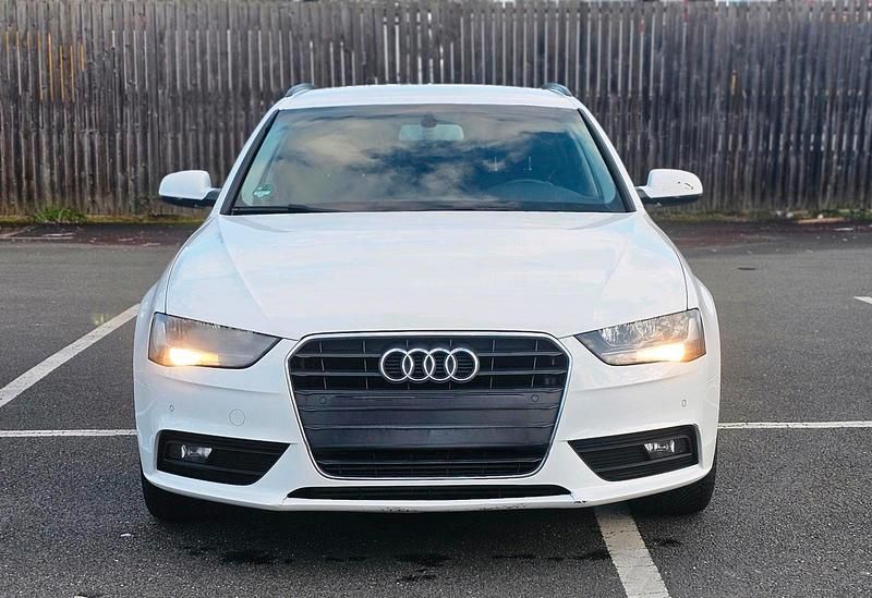 Gebraucht Audi A4 170 PS (125 kW) 2012 Weiß Kombi