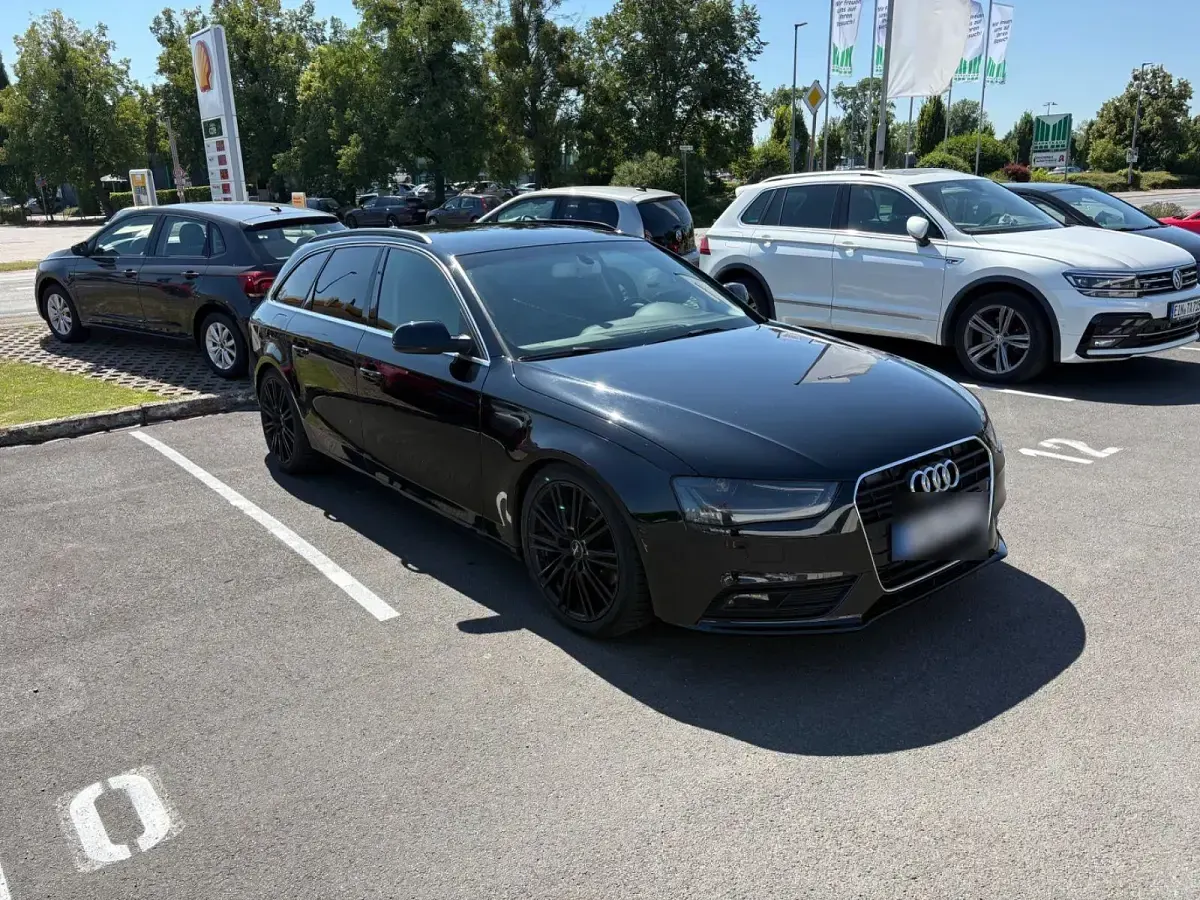 Gebraucht Audi A4 Ambiente 177 PS (130 kW) 2014 Schwarz Kombi