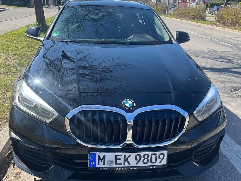 Schwarz Gebraucht 2020 BMW 120 Kleinwagen | 19.000 € (Superpreis) - Bild 1/4