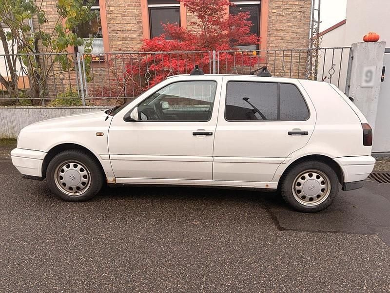 Gebraucht VW Golf III 60 PS (44 kW) 1997 Weiß Limousine