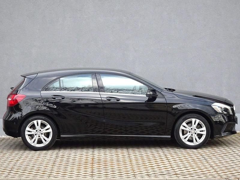 Gebraucht Mercedes A160 102 PS (75 kW) 2016 Schwarz Limousine