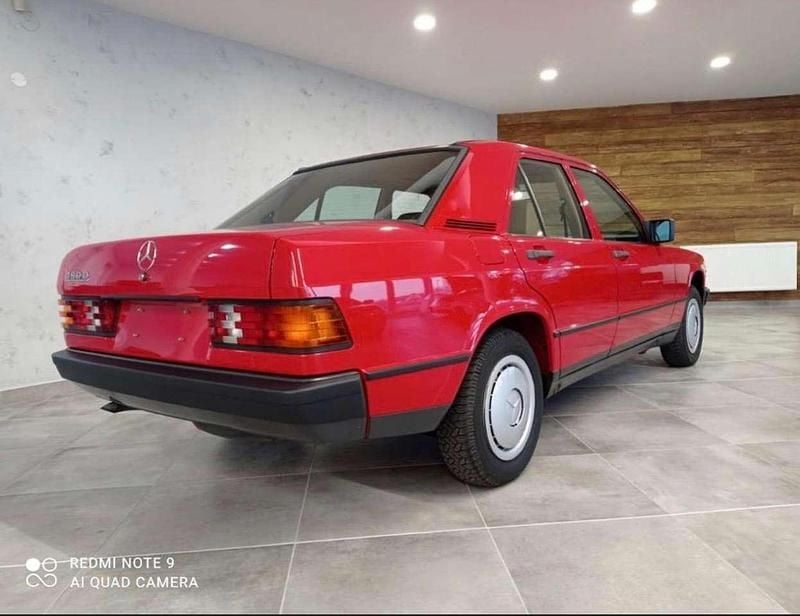 Second-hand Mercedes 190 72 CP (52 kW) 1984 Roșu Berlinǎ