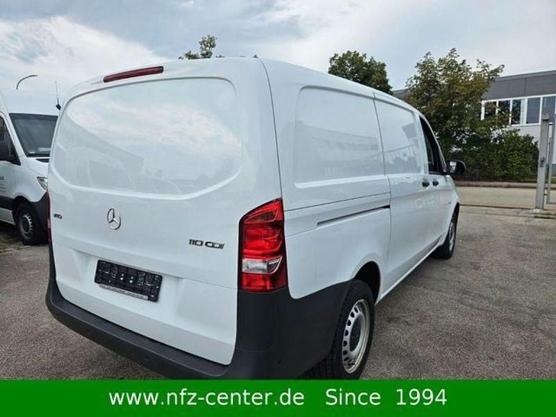 Gebraucht Mercedes Vito 102 PS (75 kW) 2022 Arktikweiss Van