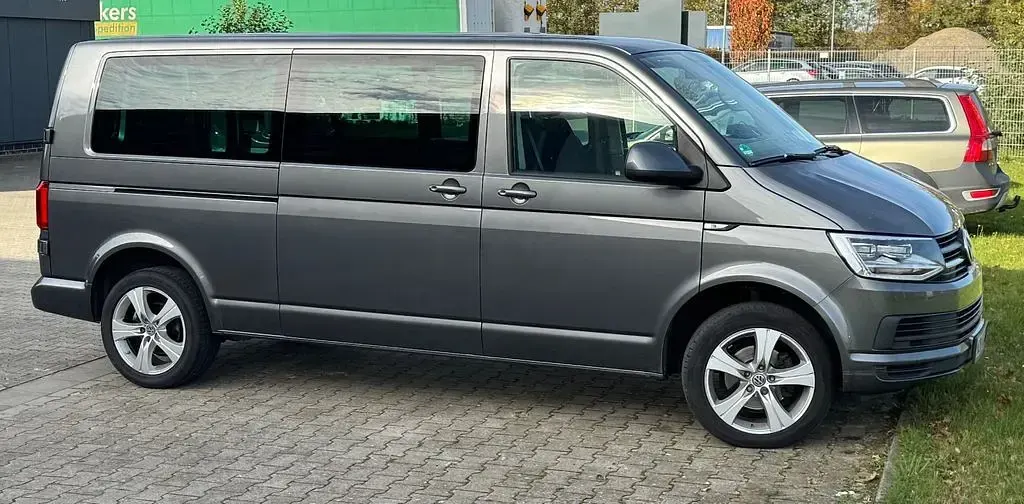 Gebraucht VW T6 150 PS (110 kW) 2015 Grau Van