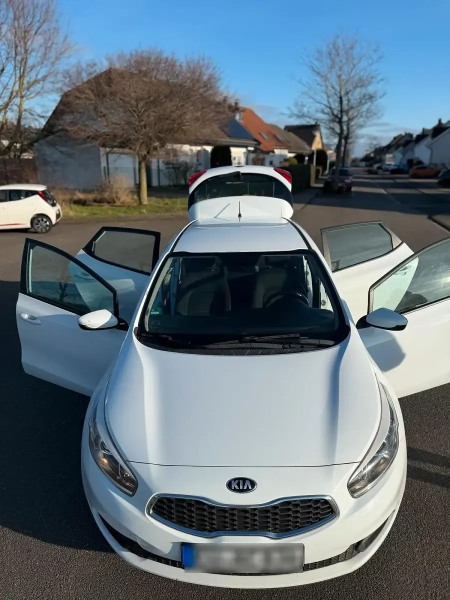 Gebraucht Kia Ceed 110 PS (80 kW) 2014 Weiß Kleinwagen