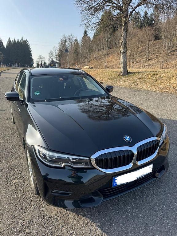 Gebraucht BMW 320 Advantage 190 PS (139 kW) 2021 Schwarz Kombi