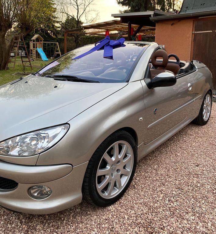 Gebraucht Peugeot 206 CC Roland Garros 136 PS (100 kW) 2005 Grau Cabrio
