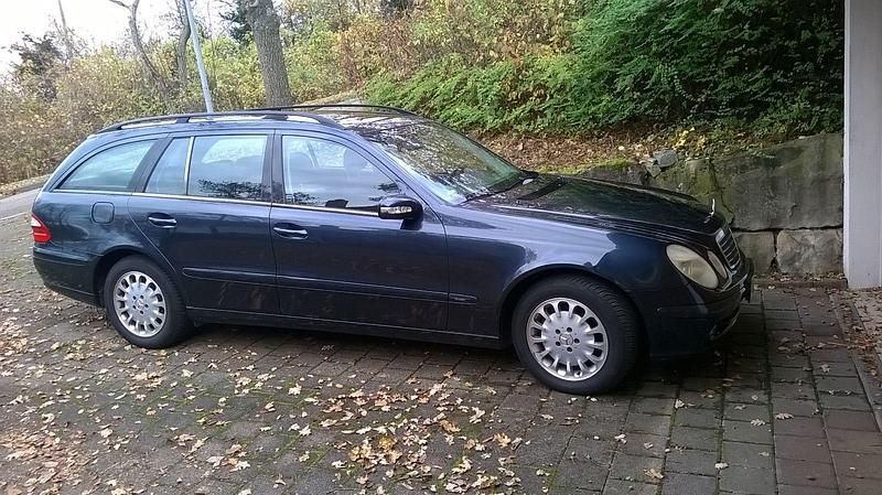 Blau Gebraucht 2003 Mercedes E200 Classic Kombi | 4.250 € (Fairer Preis) - Bild 1/1