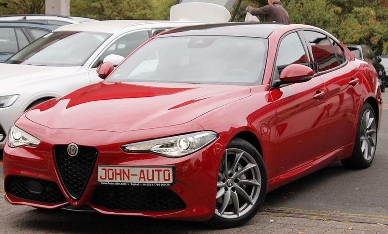 Azzurro nuvola Gebraucht 2022 Alfa Romeo Giulia Limousine | 32.700 € (Superpreis) - Bild 1/4