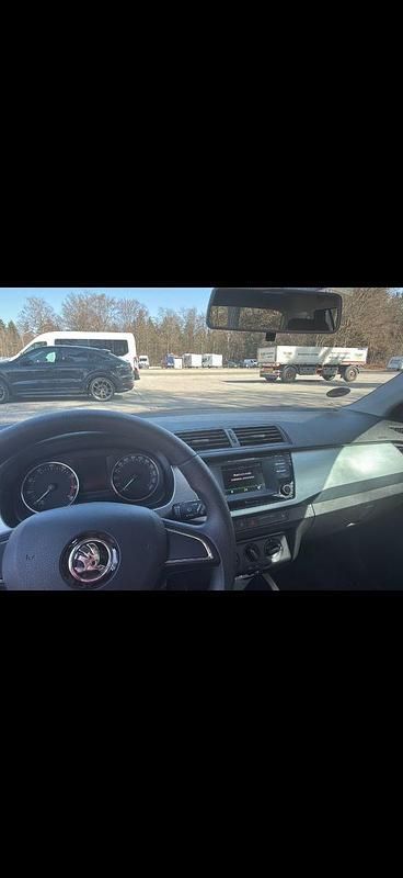 Gebraucht Skoda Fabia Ambition 75 PS (55 kW) 2018 Grau Kombi