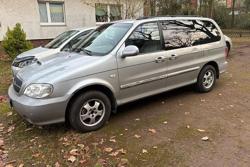 Silber Gebraucht 2004 Kia Carnival EX Van / Kleinbus | 2.200 € (Guter Preis) - Bild 1/4