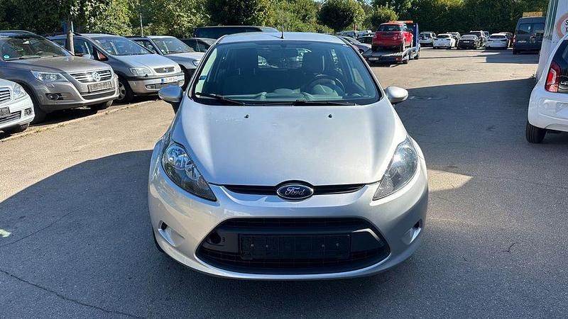 Silber Gebraucht 2011 Ford Fiesta Trend Kleinwagen | 1.990 € (Superpreis) - Bild 1/4