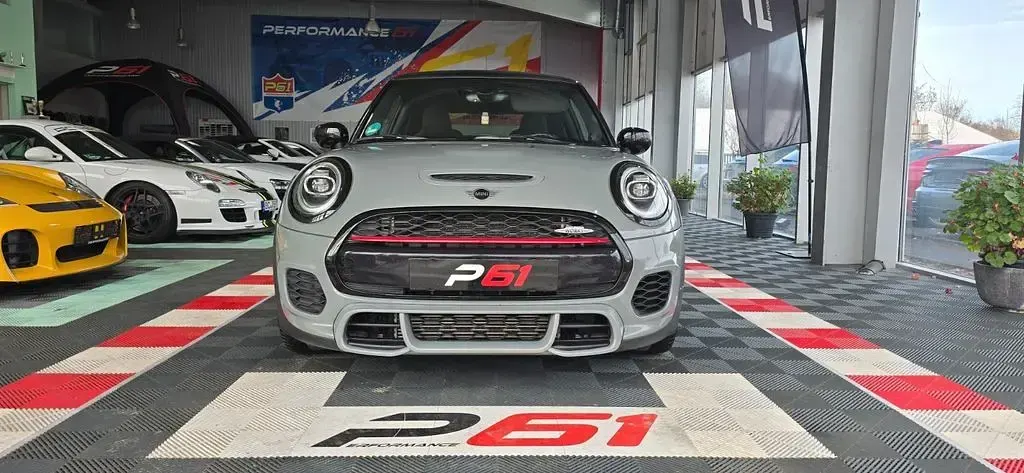 Używany Mini John Cooper Works 231 KM (169 kW) 2020 Szary Hatchback