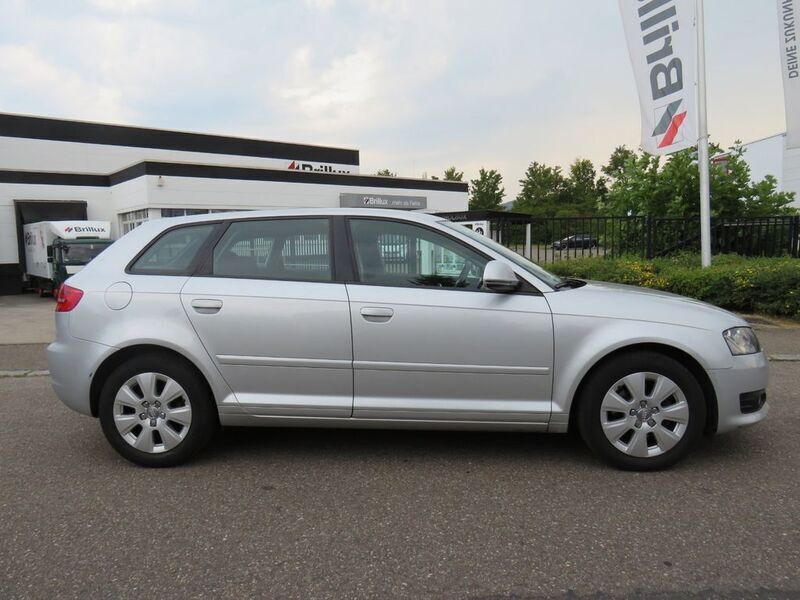 Gebraucht Audi A3 Sportback Attraction 125 PS (91 kW) 2009 Silber Kleinwagen