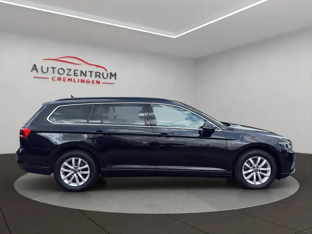 Gebraucht VW Passat 150 PS (110 kW) 2022 Schwarz Kombi