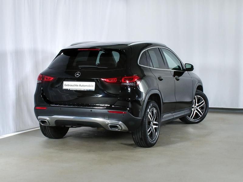 Gebraucht Mercedes GLA200 150 PS (110 kW) 2023 Schwarz SUV