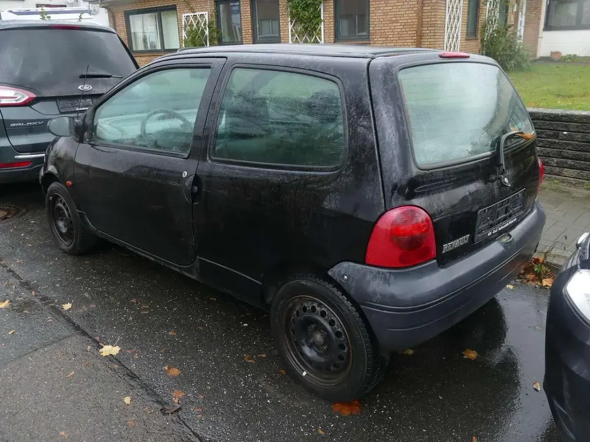Używany Renault Twingo Authentique 58 KM (42 kW) 2001 Czarny Hatchback