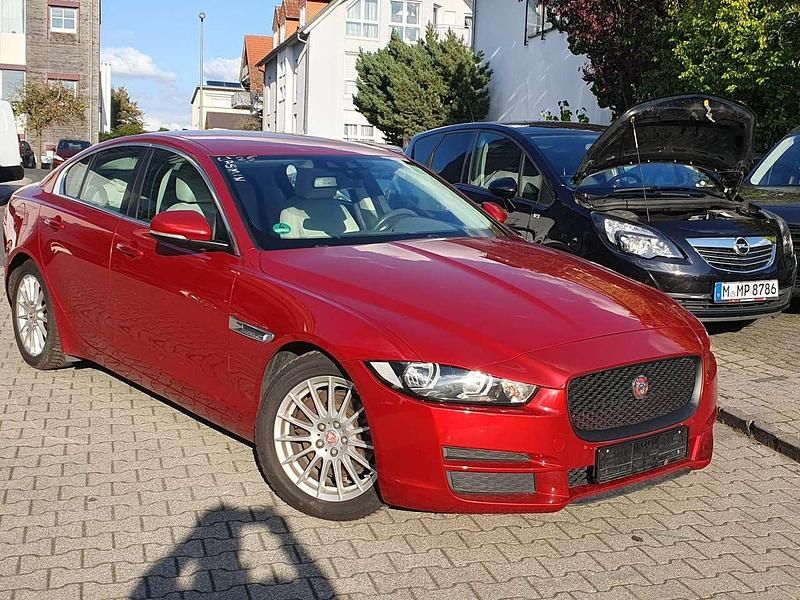 Other Gebraucht 2015 Jaguar XE Prestige Limousine | 12.150 € (Fairer Preis) - Bild 1/4