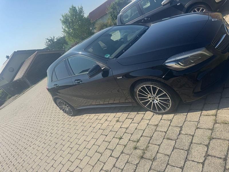 Gebraucht Mercedes A220 185 PS (136 kW) 2017 Schwarz Kleinwagen