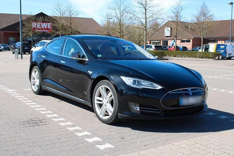Second-hand Tesla Model S 269 kW (367 CP) 2014 Negru Hatchback