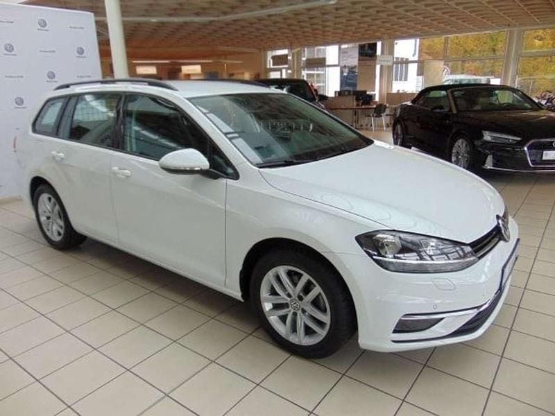Pure white Gebraucht 2020 VW Golf VIII Comfortline Kombi | 19.990 € (Etwas zu teuer) - Bild 1/4