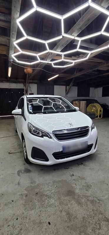 Gebraucht Peugeot 108 68 PS (50 kW) 2015 Weiß Kleinwagen