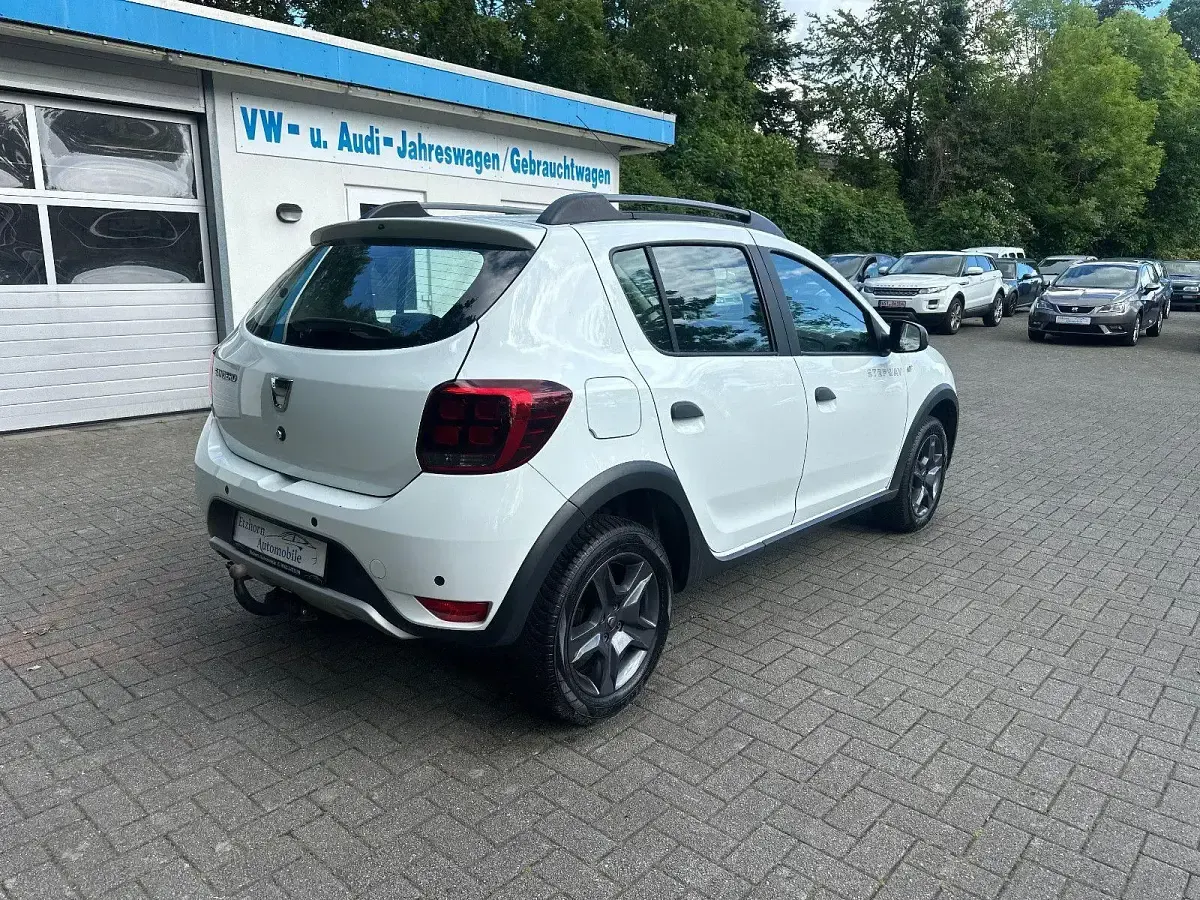 Gebraucht Dacia Sandero Celebration 90 PS (66 kW) 2017 SUV
